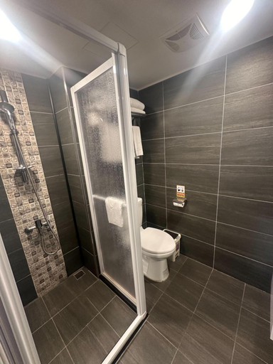 Bathroom 5, Yesing Hotel, Taipei City