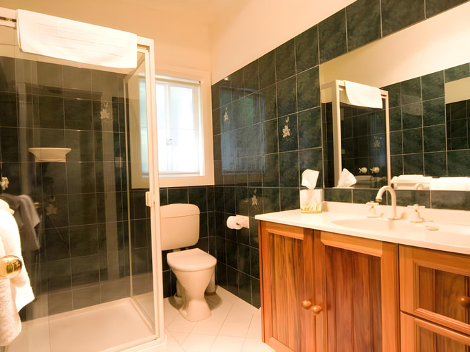 Bathroom 3, Chalets Lumineux, Alpine - East