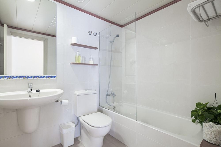 Bathroom 4, Apartamentos Porta Coeli, Barcelona