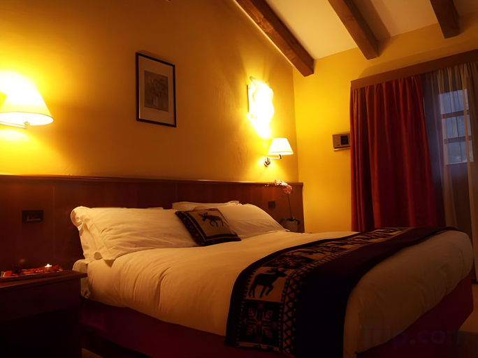 Bedroom 3, Hotel Mont Blanc, Aosta