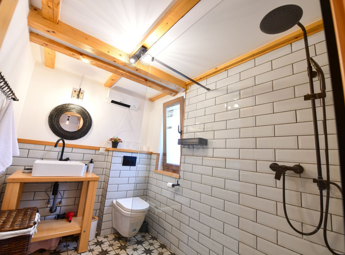 Bathroom 5, Plivanje u Zalazak Sunca, Barilović