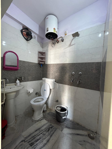 Bathroom 5, SOH Sound of Himalayas, Garhwal
