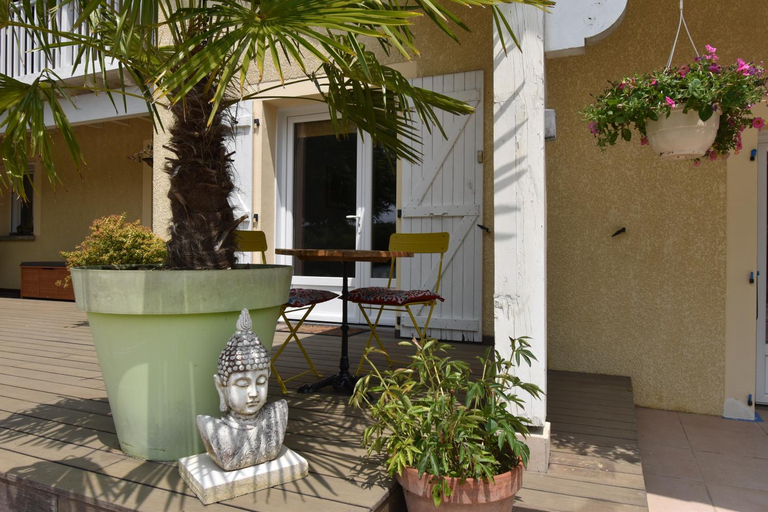 Others 5, Maison A Vallon, Gers