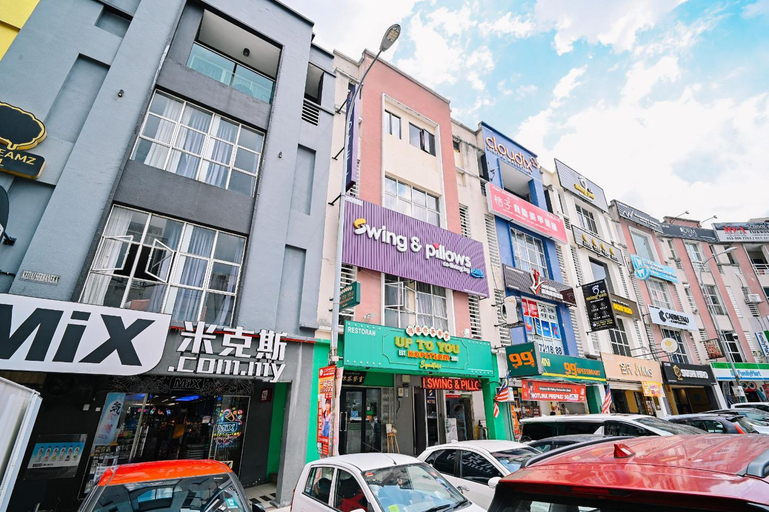 Exterior & Views 2, Swing & Pillows @ Sri Petaling KL, Kuala Lumpur