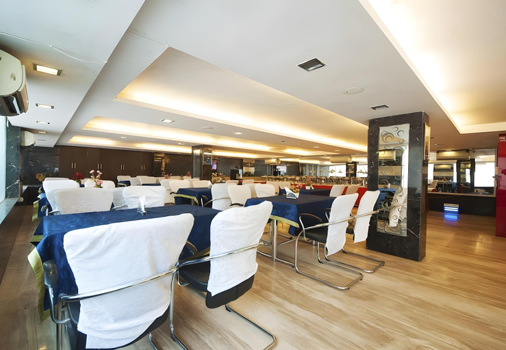 Food & Drinks 5, Hotel Amaltas International, Delhi