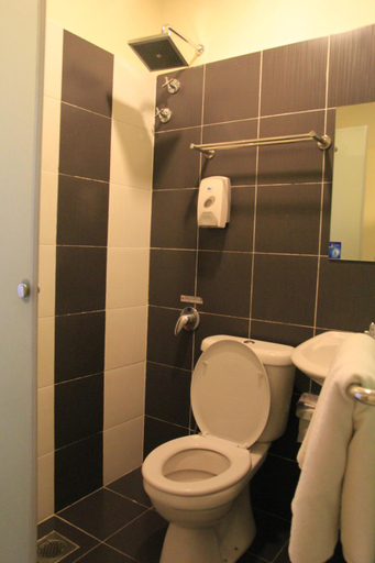 Bathroom, Putra One Avenue Hotel, Seri Kembangan