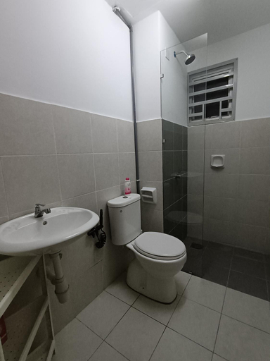 Bathroom 5, Alanis Suite KLIA By Cotton Cloud, Sepang