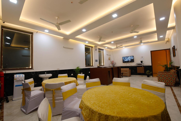 Food & Drinks, Peepal Tree Residency, Delhi