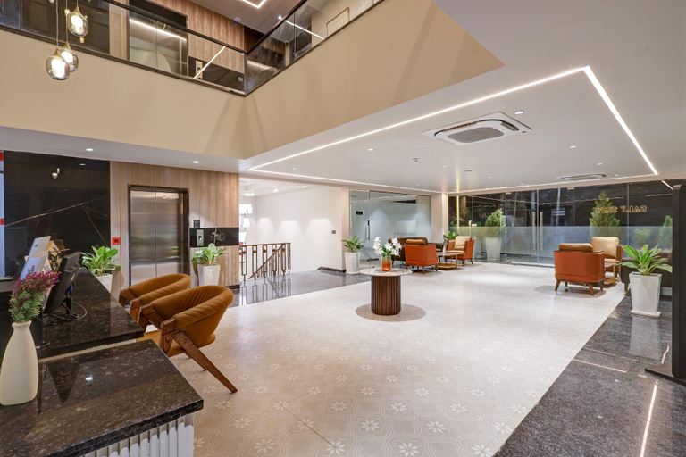 Public Area 3, Saltstayz Premier – Golf Course Road & Sector 42, Gurgaon