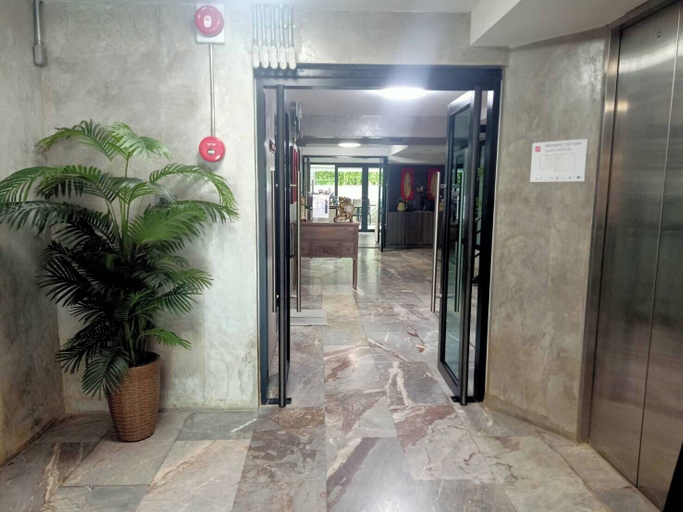 Hallway 5, Mapeak Hotel, Muang Chiang Mai