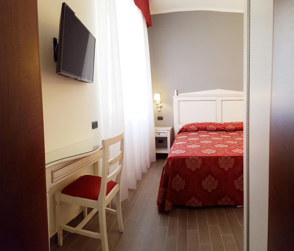Bedroom 2, Notti Sull'Adige, Verona