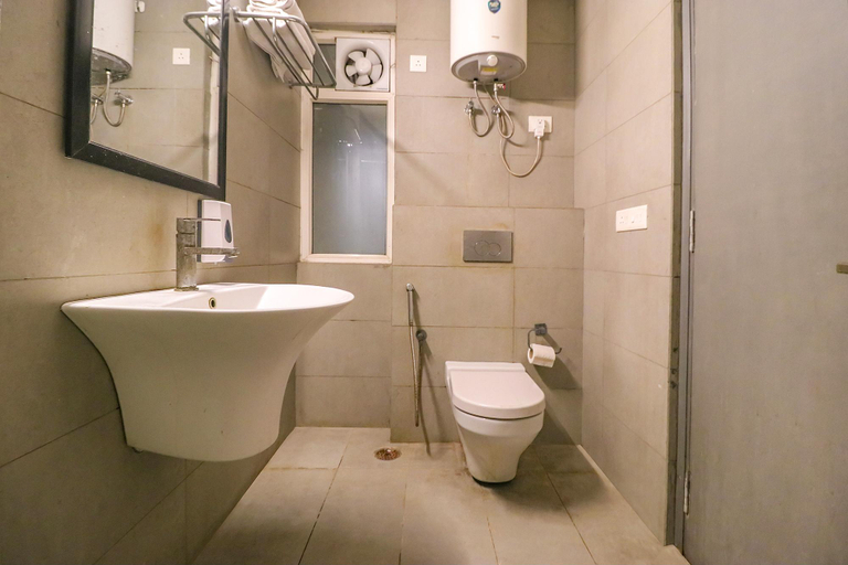 Bathroom, Via La Serene, Delhi