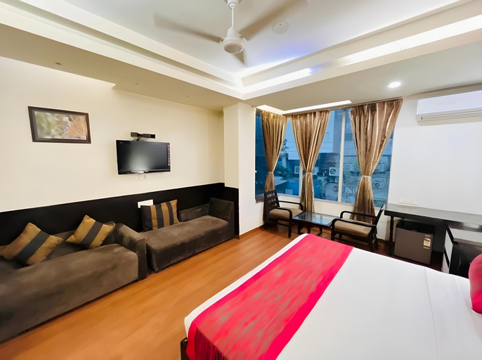Bedroom 2, Hotel Anand Retreat Kaushambhi, Ghaziabad, Gautam Buddha Nagar