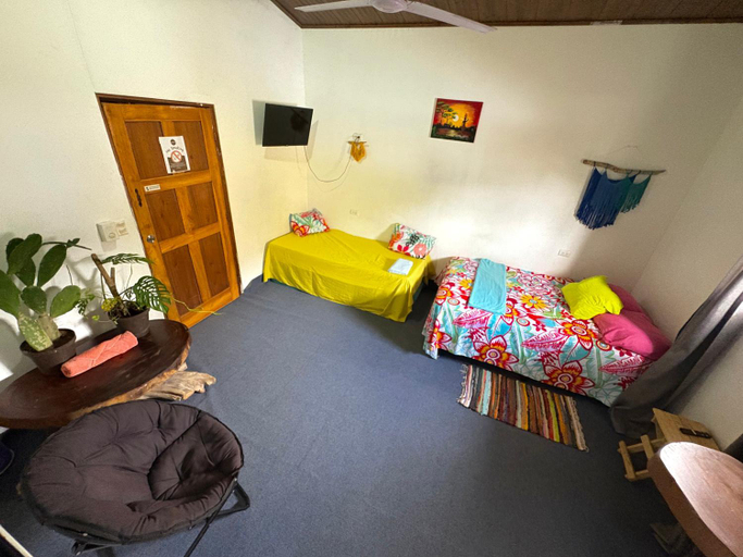 Others 4, Passifloras Hostel, Aguirre