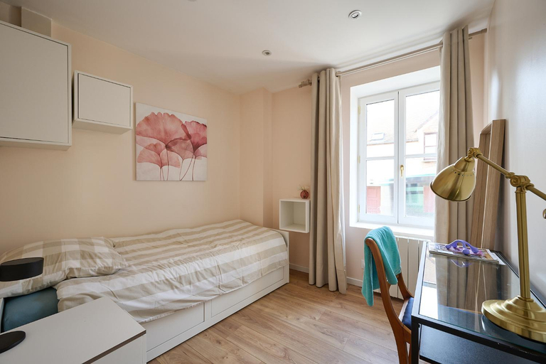 Bedroom 2, Maison d'hotes et bien-etre Ahimsa, Essonne