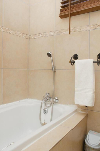 Bathroom, Oaklands inn and Conference centre, City of Johannesburg