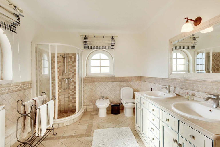 Bathroom 5, Villa Lisianto, Albufeira