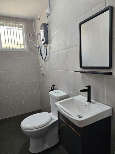Bathroom, Fawiq Homestay, Pekan