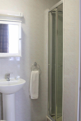 Bathroom 5, Stanley House, London