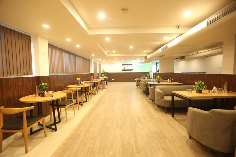 Food & Drinks, The Roseman Hotel and Suites, Gautam Buddha Nagar