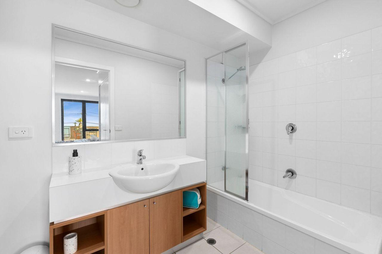 Bathroom, Apartment 13 Pacific Apartments, Surf Coast - West