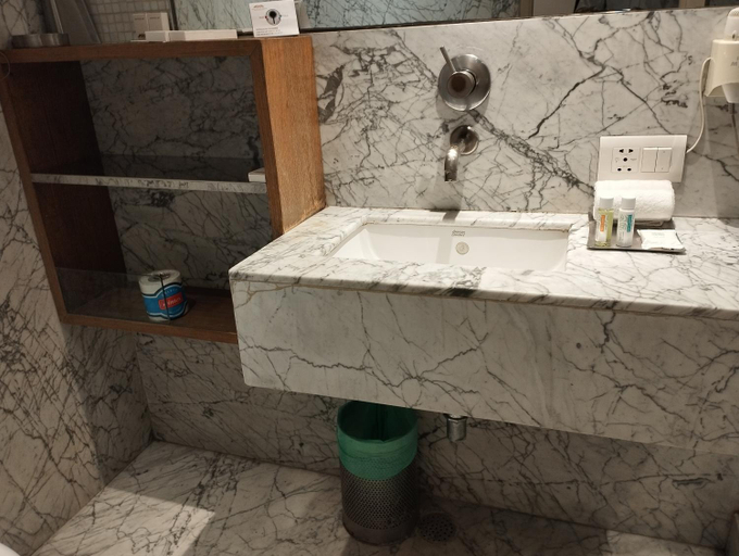 Bathroom 4, Hotel Palace Heights, Delhi