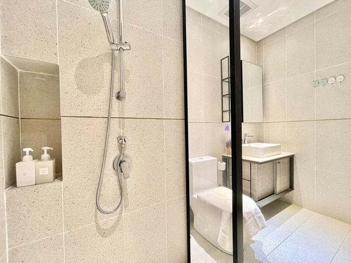 Bathroom 2, Near Mid Valley 2B2B apt @ Old Klang Road|Tvbox, Kuala Lumpur