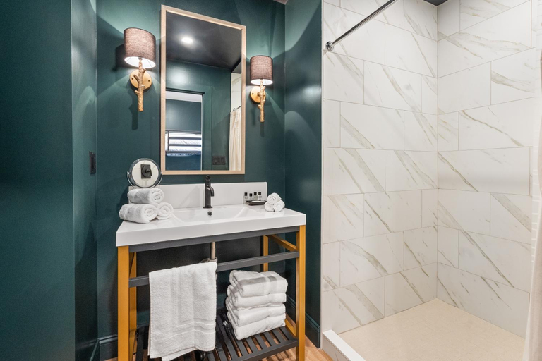 Bathroom 3, The Inn at Mount Snow, Windham