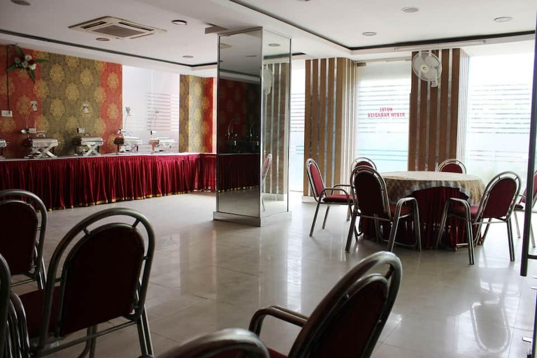 Food & Drinks 3, Hotel Parth Paradise, Gautam Buddha Nagar