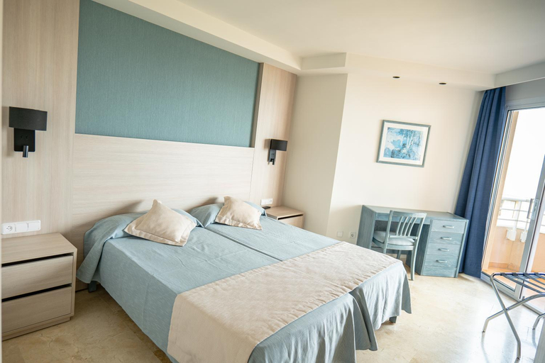 Bedroom 3, Aparthotel Dunes Platja, Baleares