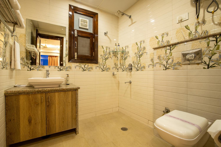 Bathroom 3, BedChambers Serviced Apartments, Sector 38, Gurgaon