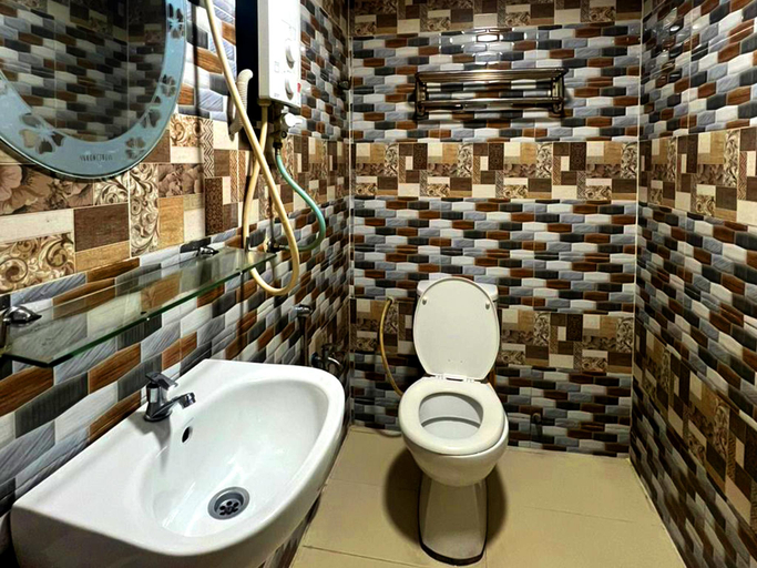 Bathroom, ARK Hotel Taman Samudra, Batu Caves