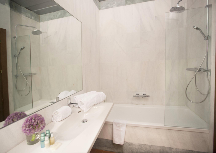Bathroom 3, Palacio Pinello, Sevilla