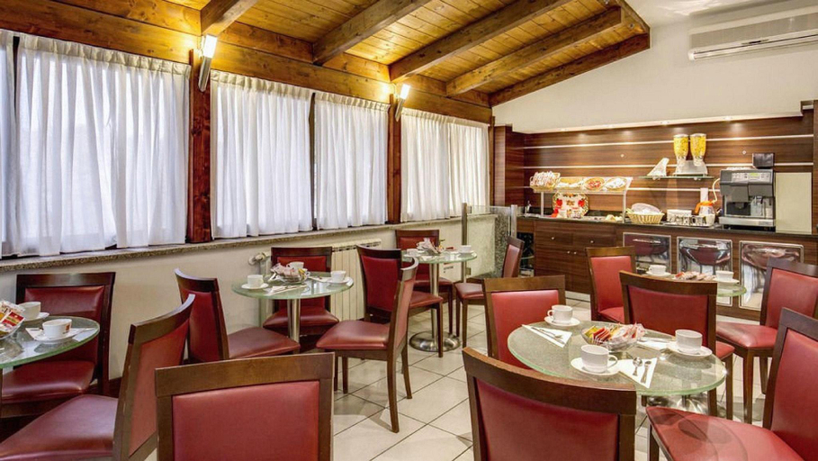 Food & Drinks 5, The Strand Hotel, Rome