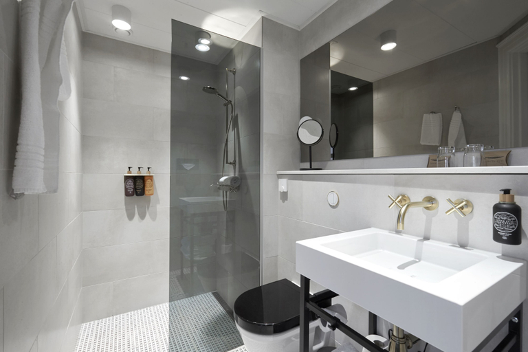 Bathroom 3, Hotel Skt Annae, Copenhagen