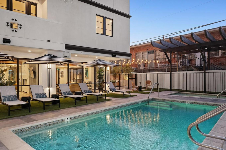 Sport & Beauty, West Side Prime Location 2 Bedroom with Pool, Los Angeles