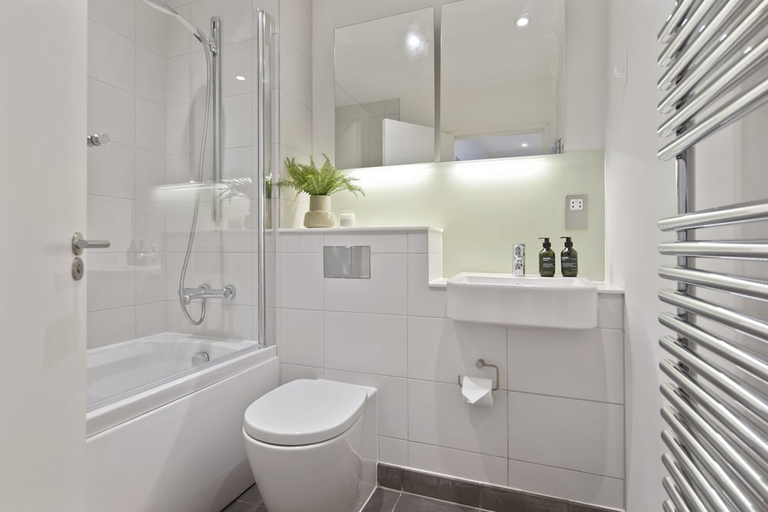 Bathroom 3, West Street by Aeria Apartments, London
