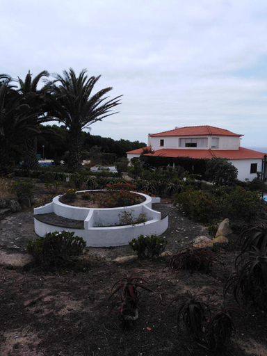 Others 5, Alto da Praia Villa, Sintra