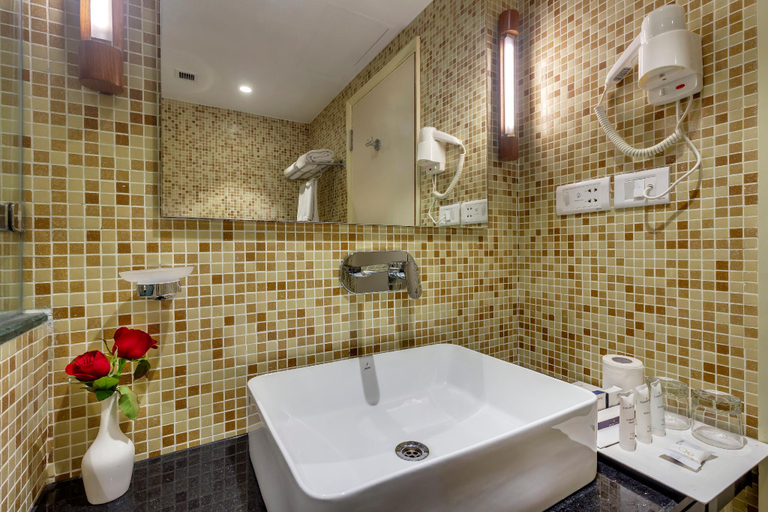 Bathroom 2, Tulip Inn West Delhi, Delhi