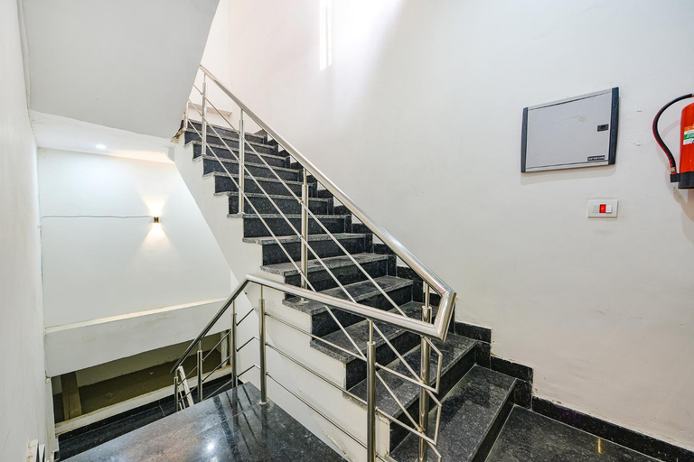 Public Area 2, FabHotel Kavya Inn - Nr The Mall Of Faridabad, Faridabad