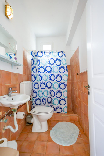 Bathroom 4, Angelica's, South Aegean
