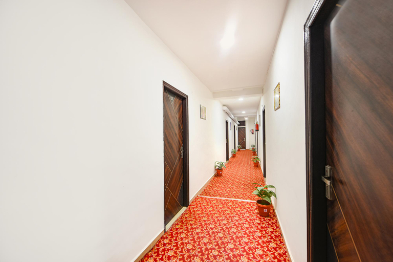 Public Area 3, Fabhotel Silver Stone, Gautam Buddha Nagar