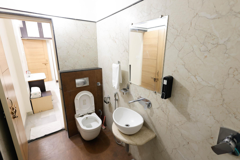 Bathroom 2, Balaji Homestay, Varanasi