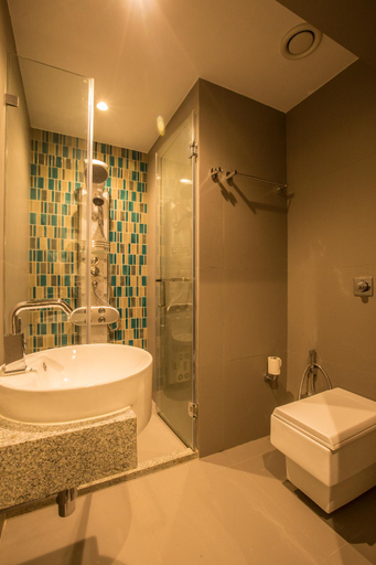 Bathroom 2, Royal Land Luxury Tent Resort, Satara