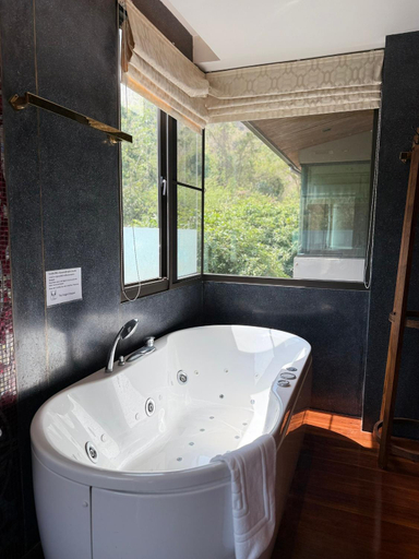 Bathroom 4, The Height Khaoyai, Pak Chong