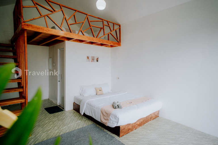 Others 3, Flamboyan Cabin By Travelink, Wonosobo
