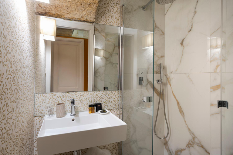 Bathroom 4, Palazzo Arone dei Baroni di Valentino, Palermo