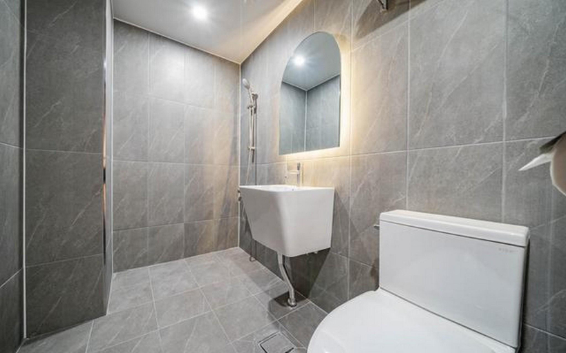 Bathroom 4, Chuncheon Hotel 77, Chuncheon