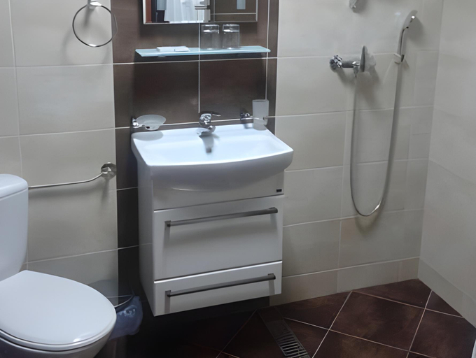 Bathroom 3, Clinic for Rehabilitation Vujan, Gornji Milanovac