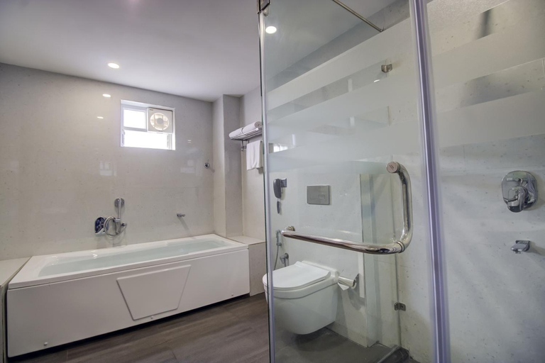 Bathroom, The Bindal Hotel, Saraikela-kharsawan